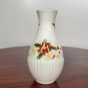 Vintage Royal Albert Bone China Rare POINSETTIA Pattern Bud Vase Christmas white